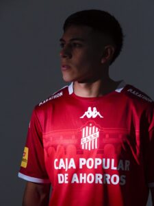 San Martín presentó una camiseta inspirada en el histórico Mercado de Abasto