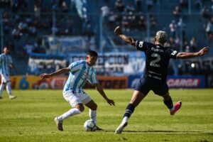 Atlético Tucumán sumó, pero dejó más dudas que certezas en un flojísimo empate ante Independiente Rivadavia